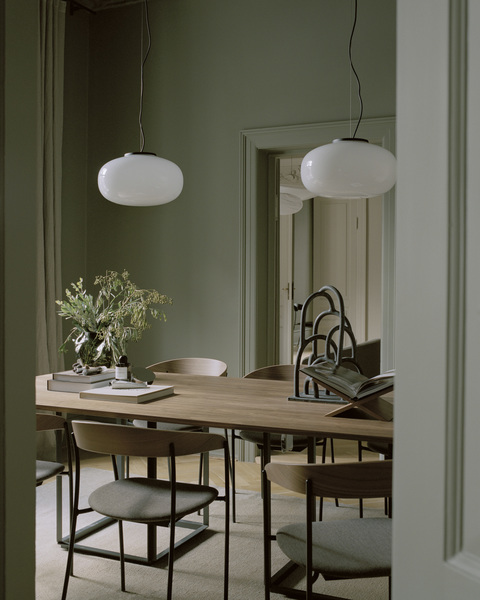 Suspension Karl-Johan en verre par Signe Hytte x New Works